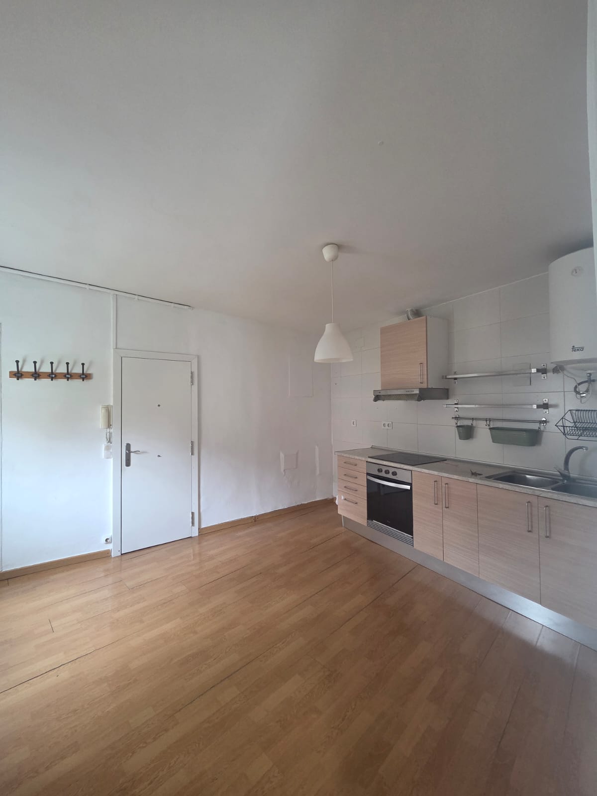 PISO EN VENTA EN RAJOLER