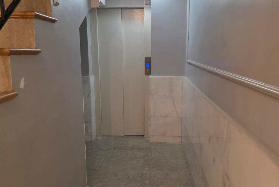 PISO EN VENTA EN CIUTAT VELLA